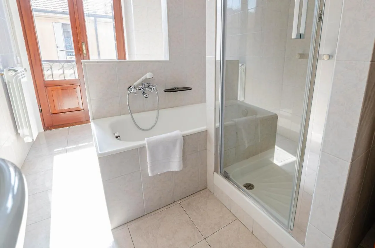 Easy Central Apartment - Milano Porta Romana Milan